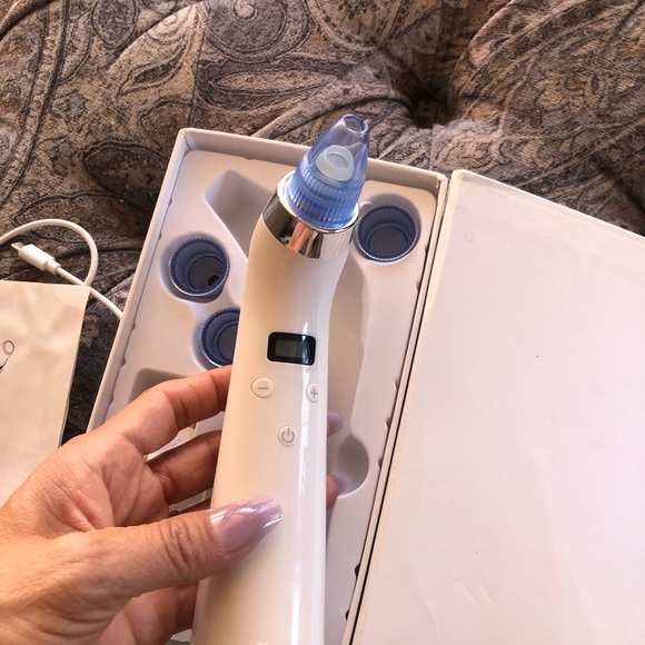 Pore cleaner never used, bought on Amazon - Picture 3 of 4